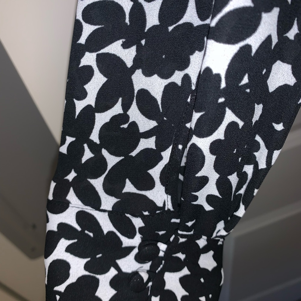Liz  Claiborne long sleeve blouse